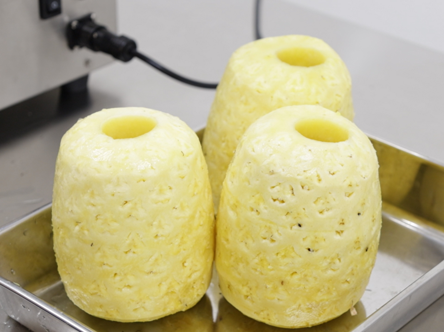 Peeled pineapple finish